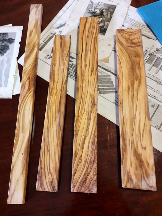 aste in legno di ulivo in vendita
